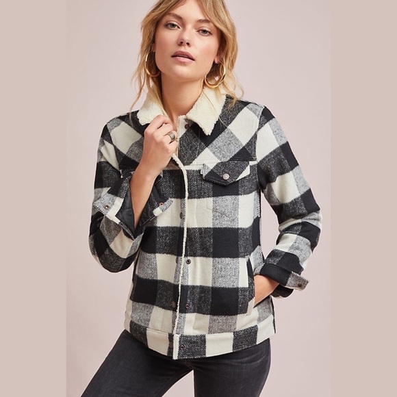 Levi's Jackets & Blazers - Levi’s Plaid Sherpa Trucker Jacket